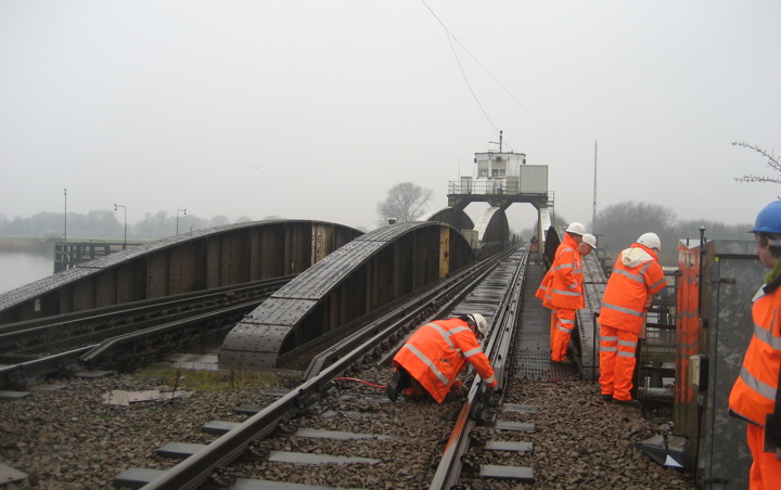 Hidden bridge defect invesigation and monitoring brochure icon